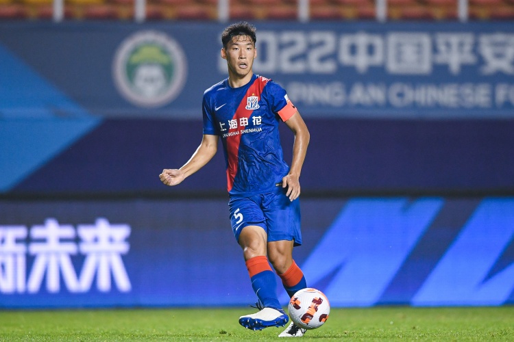 記者：朱辰杰不能完整合練出戰可能性不大，王世龍可能首次首發